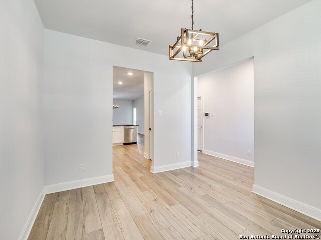 Image 18 of 40 For 9342 Crestway Rd