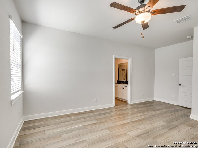 Image 23 of 40 For 9342 Crestway Rd