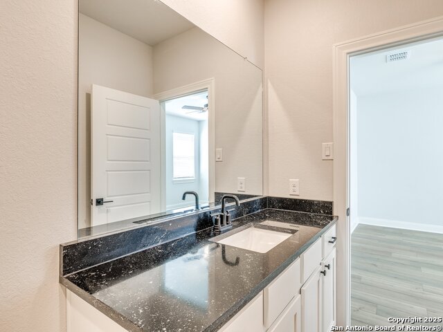 Image 26 of 40 For 9342 Crestway Rd