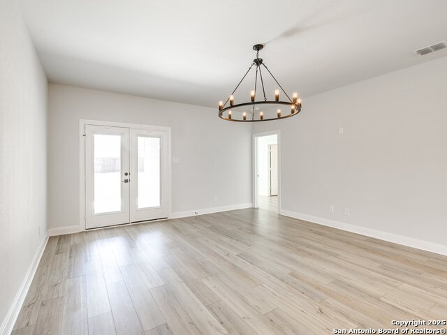 Image 5 of 40 For 9342 Crestway Rd