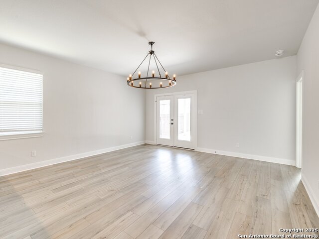 Image 6 of 40 For 9342 Crestway Rd