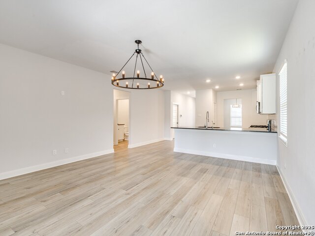 Image 8 of 40 For 9342 Crestway Rd