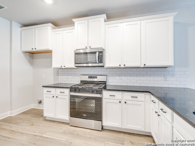 Image 9 of 40 For 9342 Crestway Rd