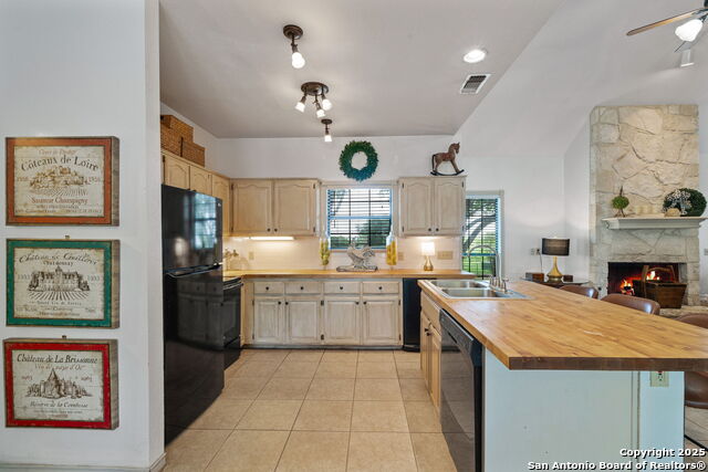 Listing photo id 10 for 107 River Knoll