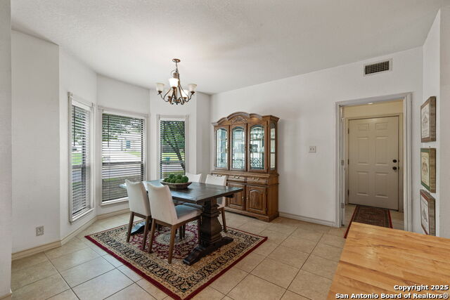 Listing photo id 12 for 107 River Knoll