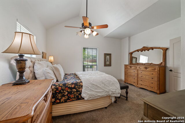 Listing photo id 17 for 107 River Knoll