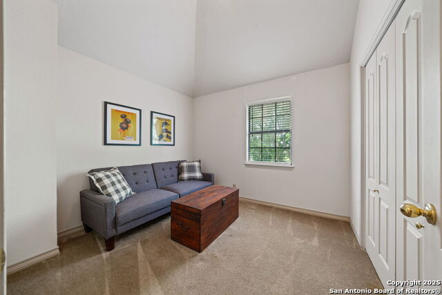 Listing photo id 20 for 107 River Knoll