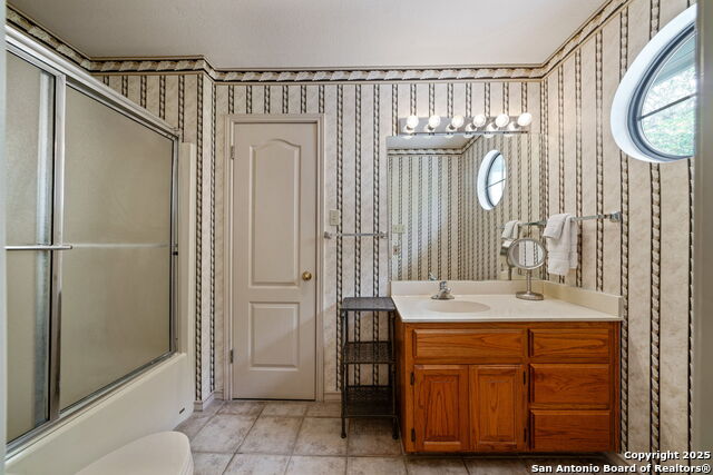 Listing photo id 21 for 107 River Knoll
