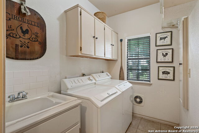 Listing photo id 24 for 107 River Knoll