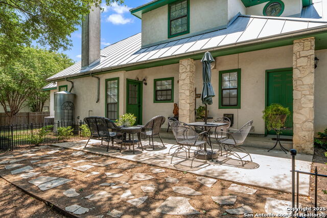 Listing photo id 30 for 107 River Knoll