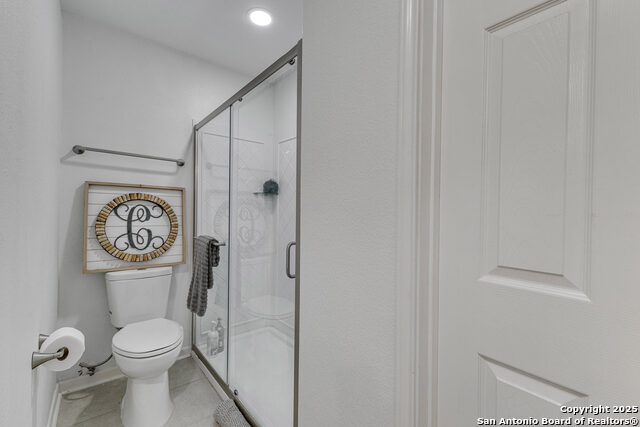 Image 13 of 25 For 402 Glenview