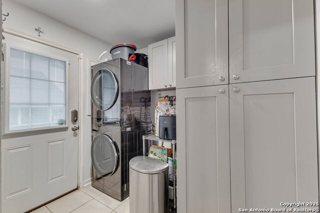Image 19 of 25 For 402 Glenview