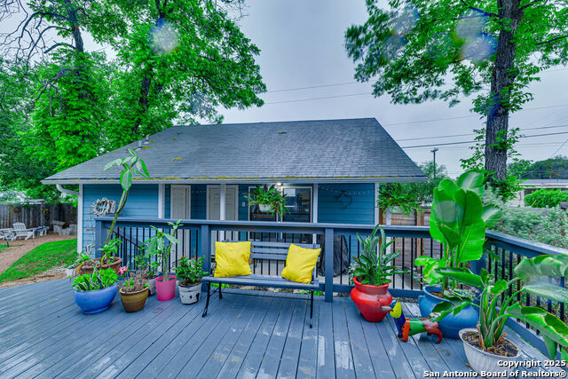 Image 8 of 25 For 402 Glenview