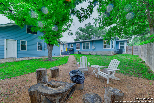 Image 9 of 25 For 402 Glenview