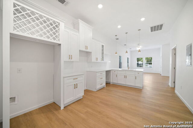 Listing photo id 10 for 1212 Morales