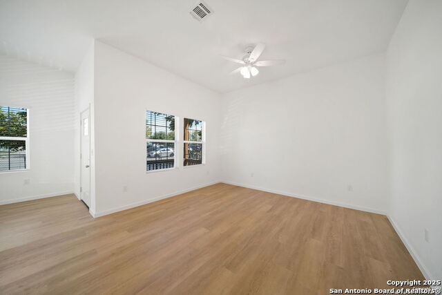 Listing photo id 21 for 1212 Morales