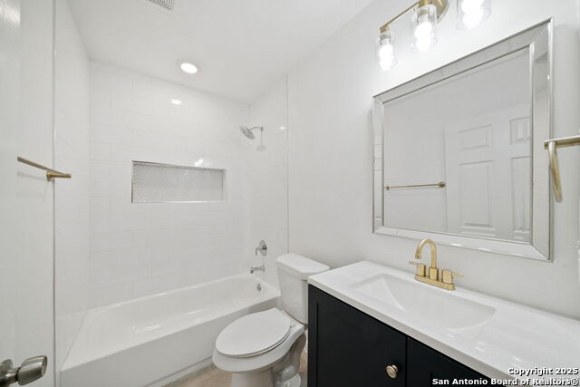 Listing photo id 23 for 1212 Morales
