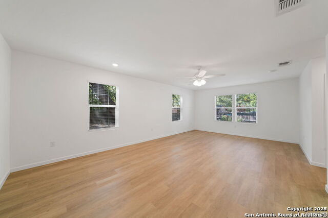 Listing photo id 25 for 1212 Morales