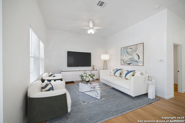 Listing photo id 1 for 1212 Morales