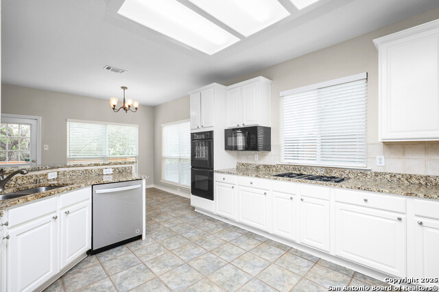 Image 17 of 48 For 18127 Brookwood Forest