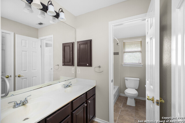 Image 34 of 48 For 18127 Brookwood Forest