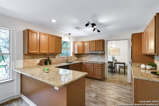 Image 16 of 38 For 8318 Wickersham