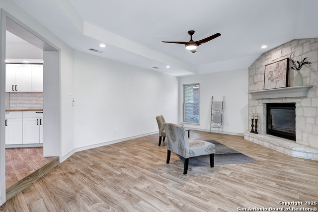 Image 19 of 38 For 8318 Wickersham