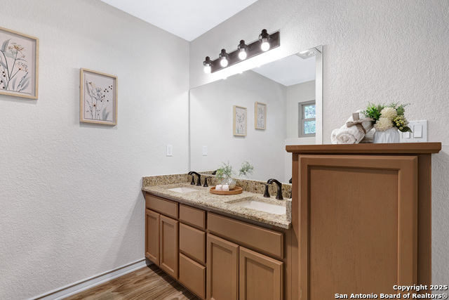 Image 26 of 38 For 8318 Wickersham