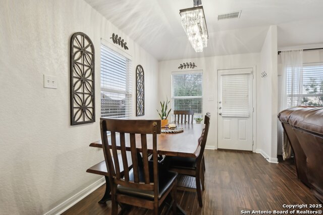 Listing photo id 12 for 7938 Sterling Manor
