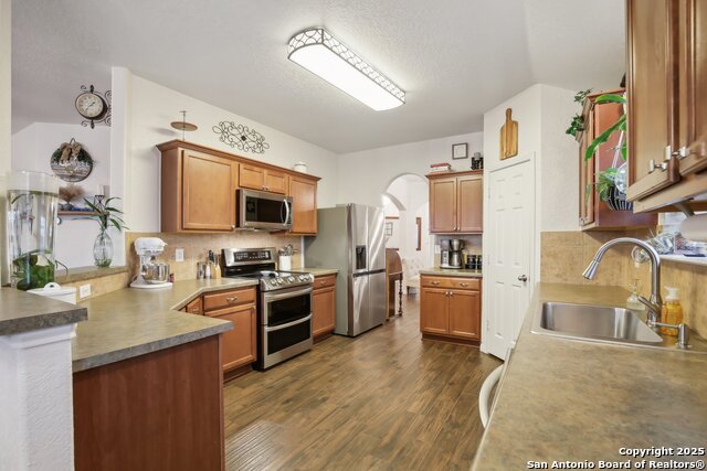 Listing photo id 14 for 7938 Sterling Manor