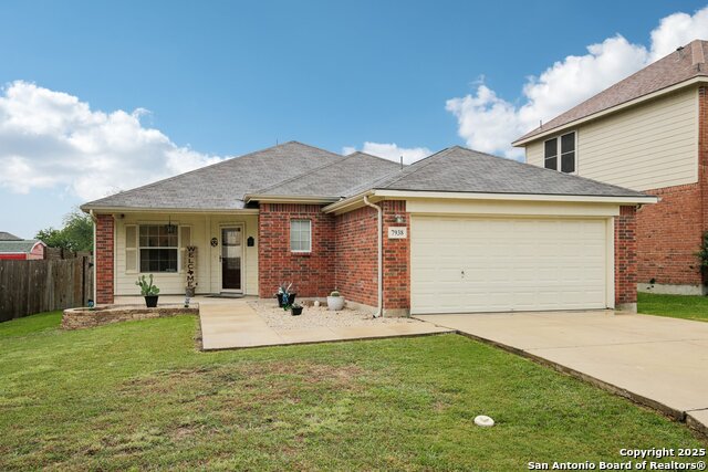 Listing photo id 0 for 7938 Sterling Manor