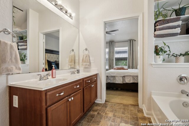 Listing photo id 21 for 7938 Sterling Manor