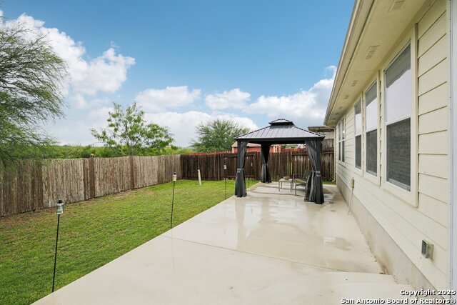 Listing photo id 29 for 7938 Sterling Manor