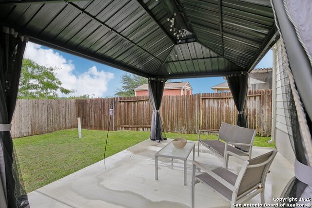 Listing photo id 30 for 7938 Sterling Manor