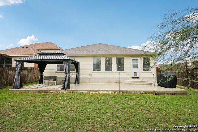Listing photo id 32 for 7938 Sterling Manor