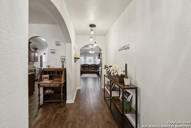 Listing photo id 2 for 7938 Sterling Manor