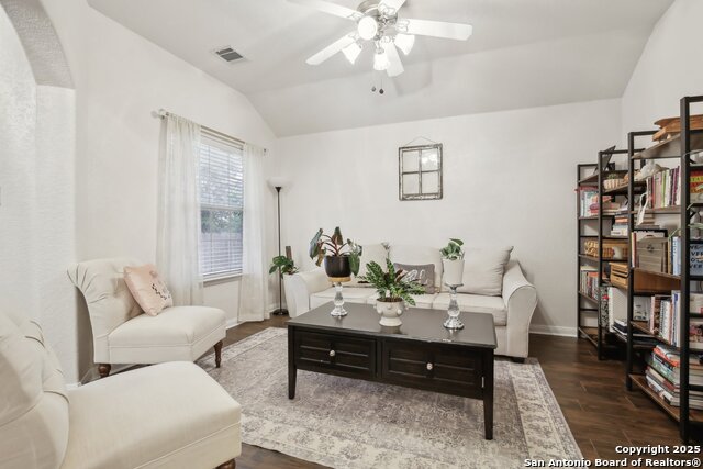 Listing photo id 5 for 7938 Sterling Manor