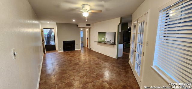 Image 10 of 19 For 8611 Datapoint Dr  59