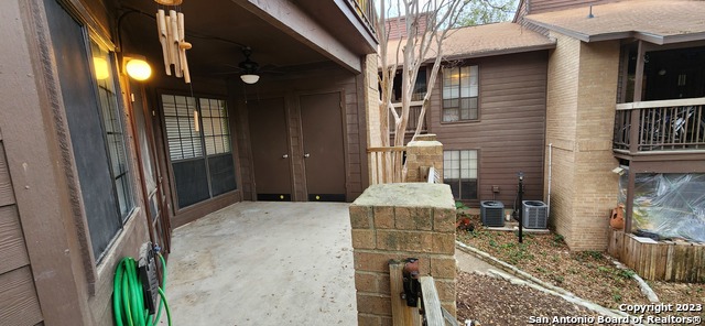 Image 18 of 19 For 8611 Datapoint Dr  59