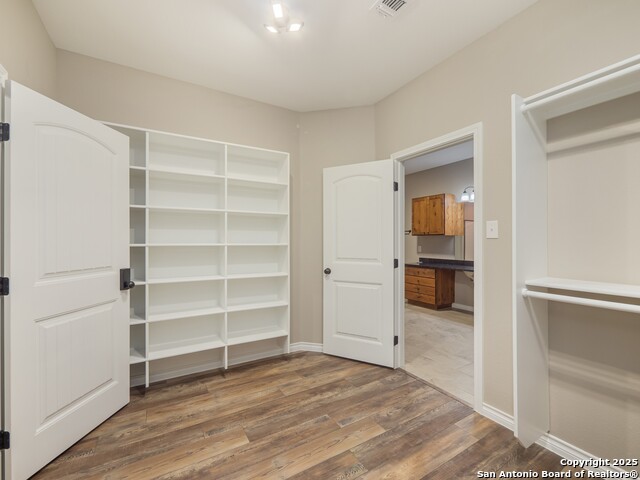 Image 19 of 45 For 182 Inwood  