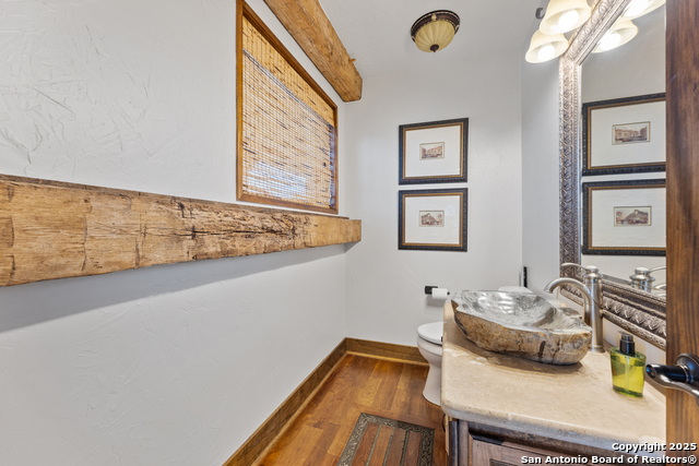 Listing photo id 30 for 1000 River Trace