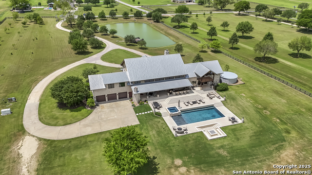 Listing photo id 2 for 1000 River Trace