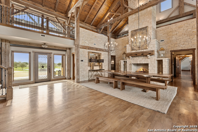 Listing photo id 5 for 1000 River Trace