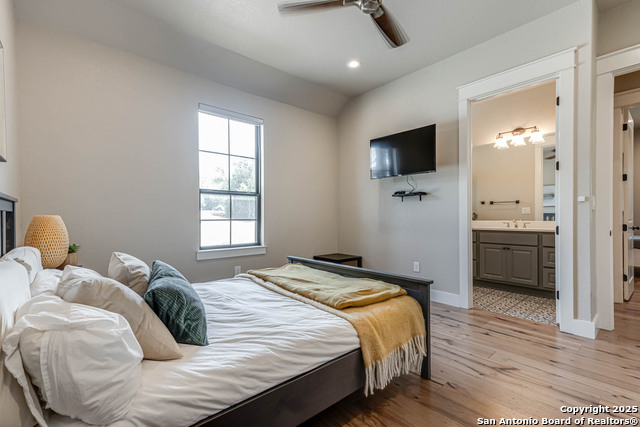 Image 22 of 40 For 1158 River Way