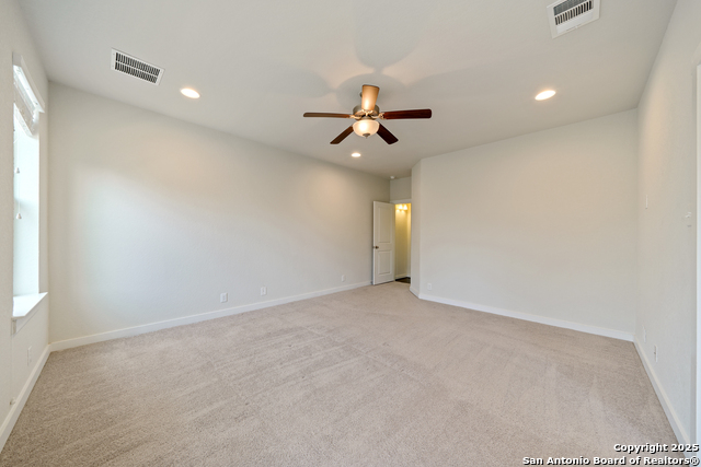 Image 17 of 26 For 215 Courtland Pl E