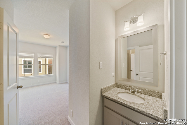 Image 22 of 26 For 215 Courtland Pl E