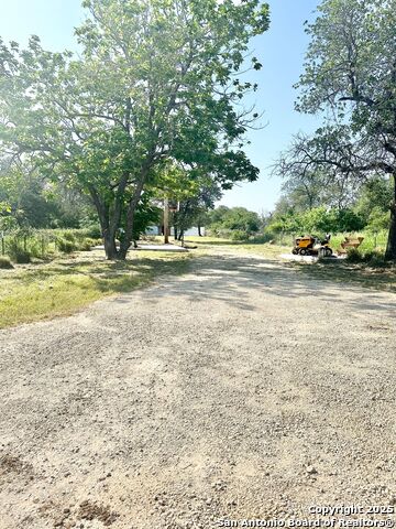 Listing photo id 12 for 3306 Ih 35