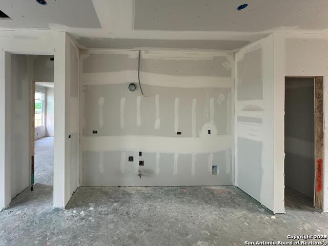 Image 9 of 22 For 164 Annette Drive