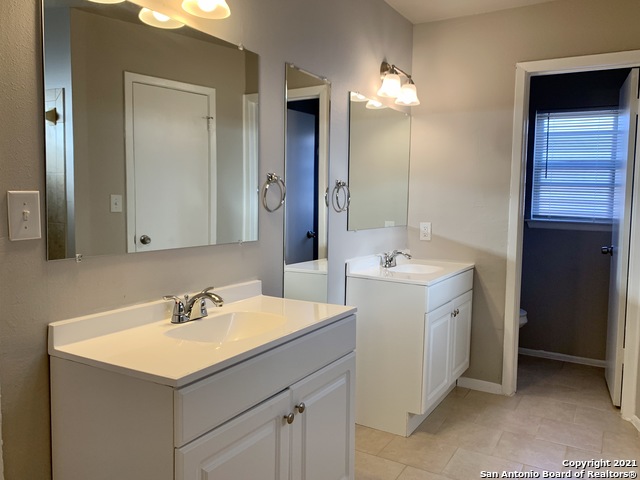 Listing photo id 9 for 8426 Greenham