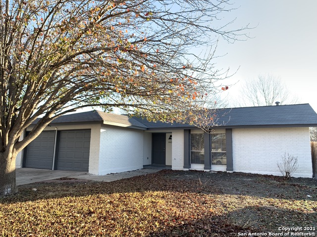 Listing photo id 0 for 8426 Greenham